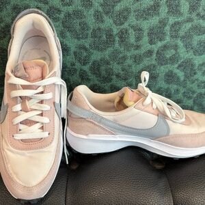NEW. Never worn! Women's Pink and Gray Nike Sneakers